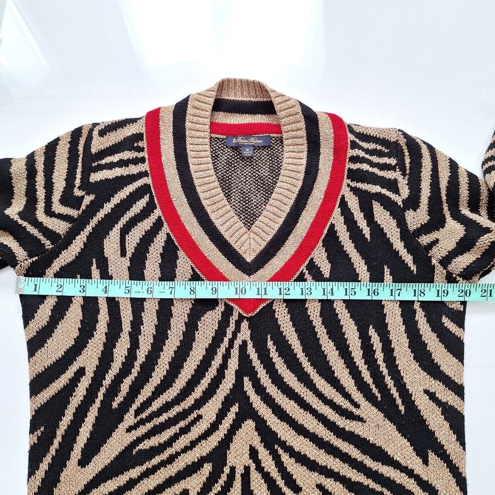 Brooks Brothers Year of the Tiger Sparkling Italian Yarn V-Neck Sweater - Picture 8 of 8